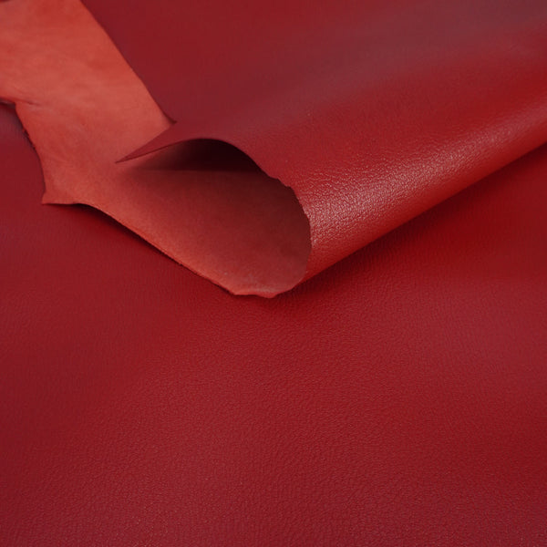 🐐 Cabra italiana con cuerpo bombeado rojo