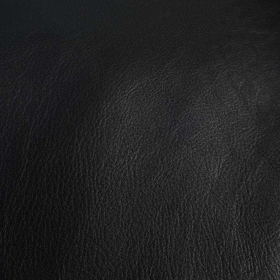 Piel de Cabra Negra con Flor | Cuero Flexible para Marroquinería