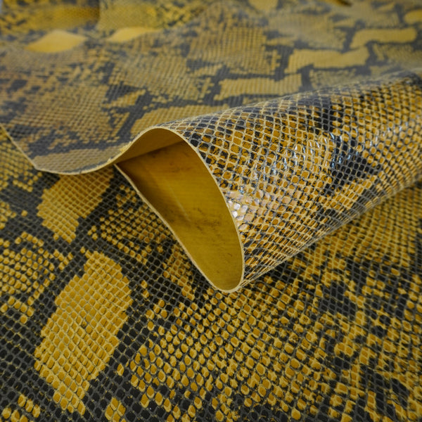 Piel de cabra serpiente amarillo