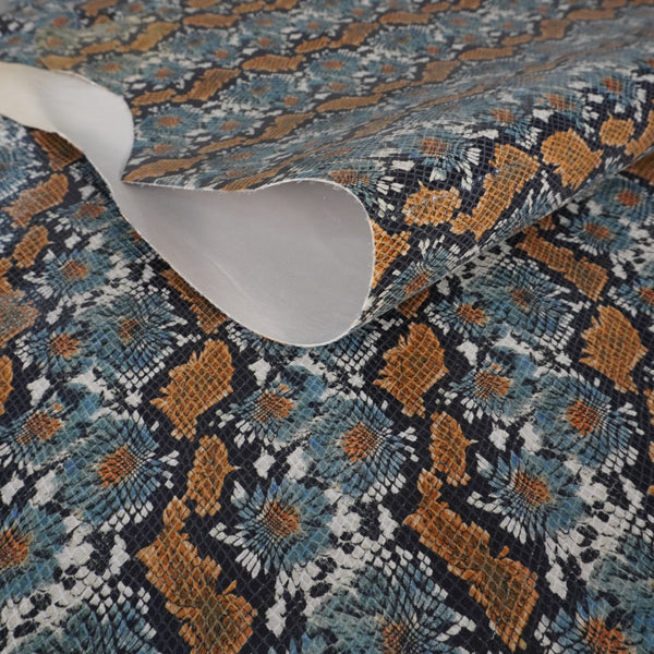 Piel de cabra serpiente flores azul