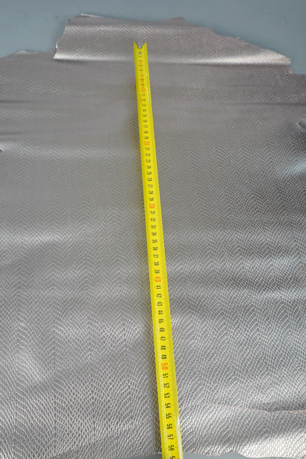Piel de cabra grabada serpiente platino