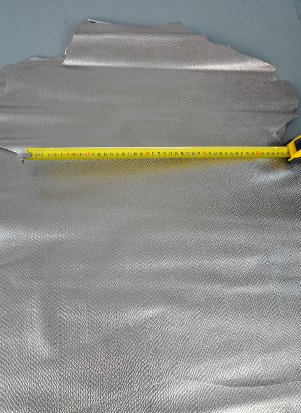 Piel de cabra grabada serpiente platino