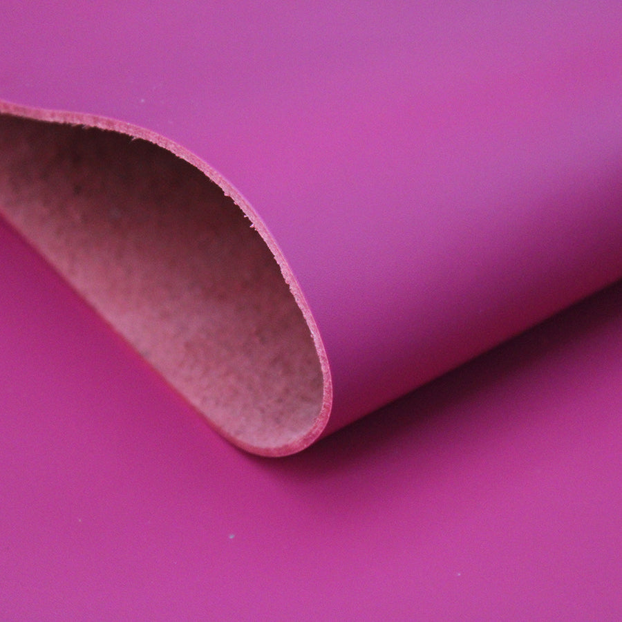 📓Trozo de vacuno con cuerpo color fucsia