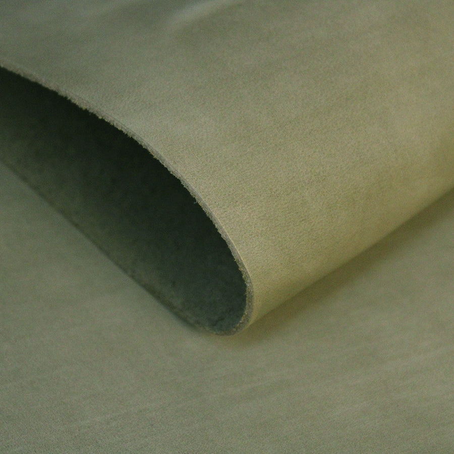 📓Trozo de vacuno con cuerpo color verde militar