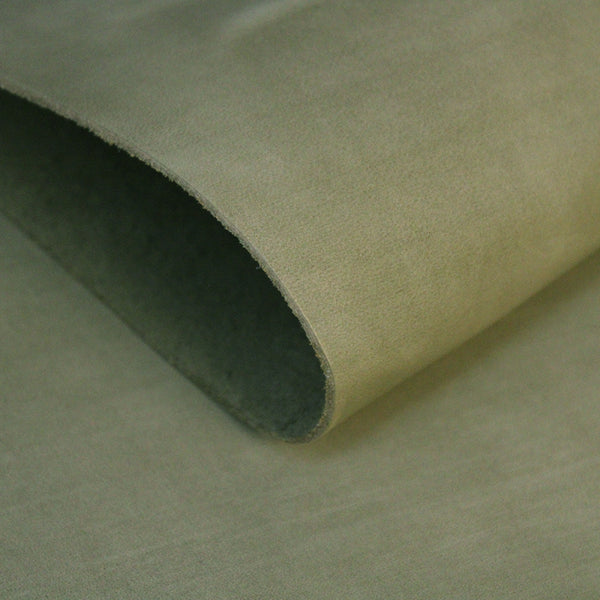 📓Trozo de vacuno con cuerpo color verde militar