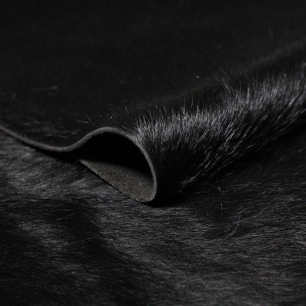 Piel de pelo largo de vaca negro - Piel para artesanos